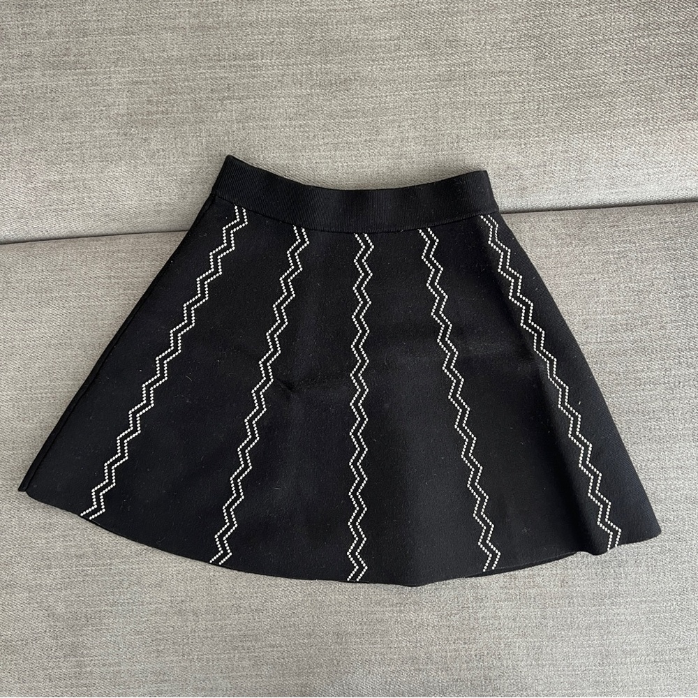 MAJE Elegant Black Skirt with White Accents sz 2